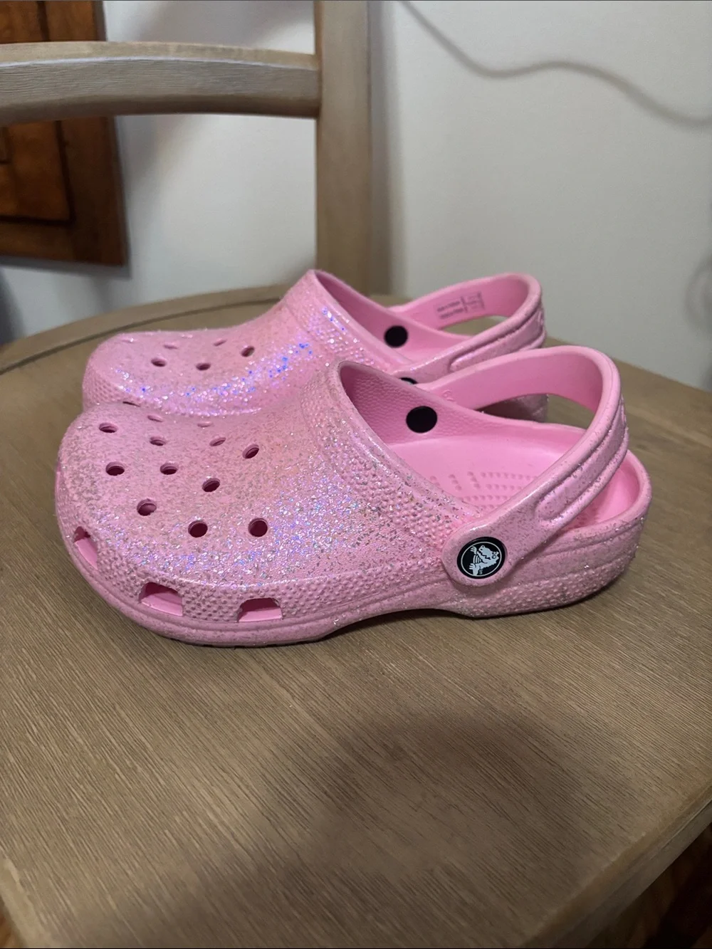 Crocs Classic Glitter Clog - Kids size J2